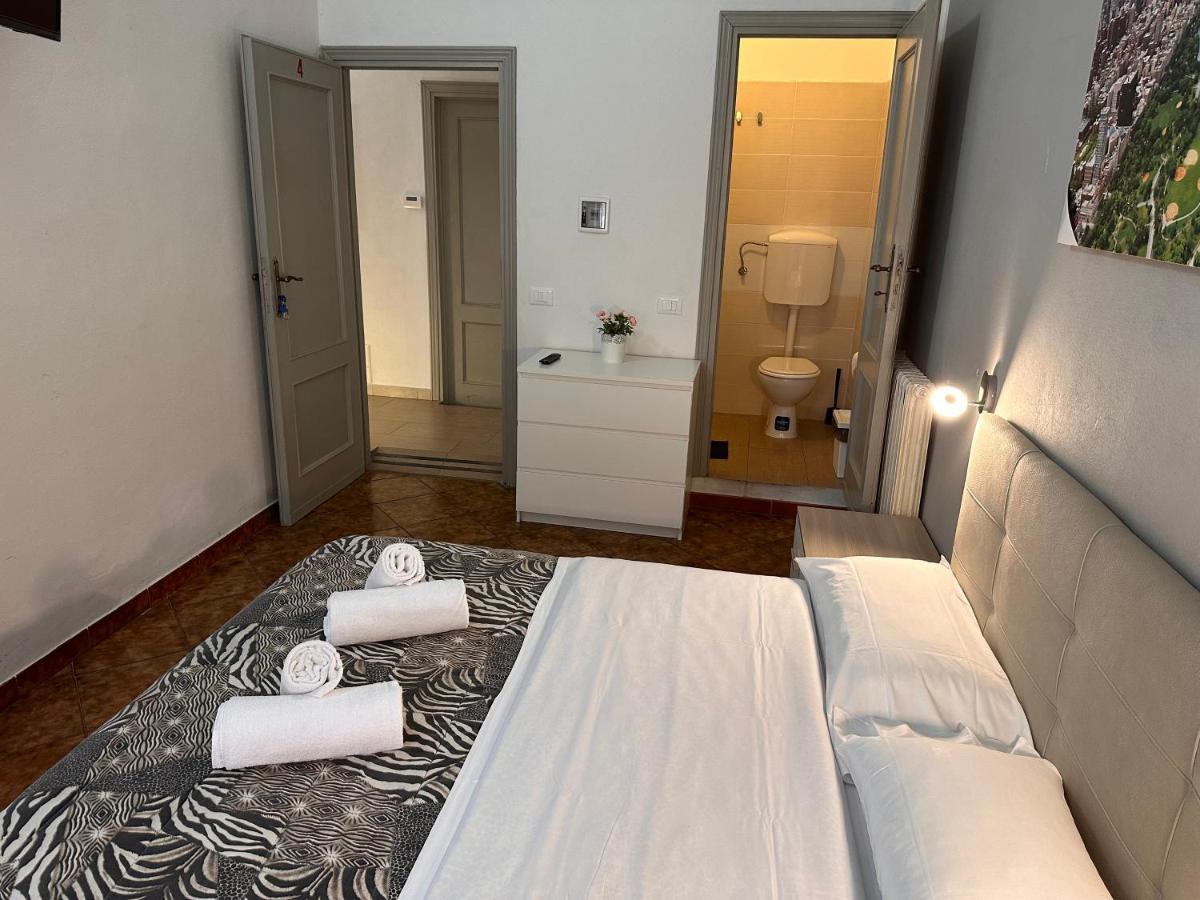 Crown Guest House ปิซา ภายนอก รูปภาพ