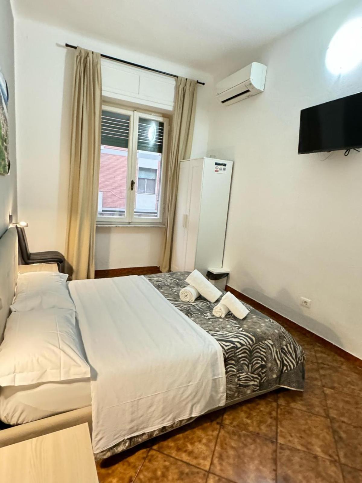 Crown Guest House ปิซา ภายนอก รูปภาพ